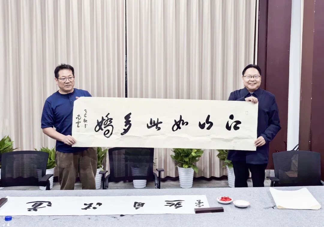 筆墨鑄車谷——武漢經(jīng)開區(qū)書畫家藝術(shù)交流活動成功舉行